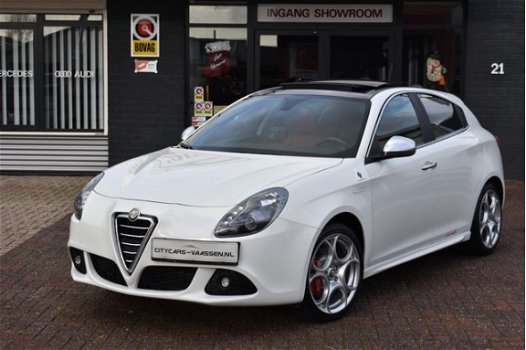 Alfa Romeo Giulietta - 1.4 T Distinctive 170 pk panoramadak navigatie climate ctr cruise ctr xenon l - 1