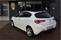 Alfa Romeo Giulietta - 1.4 T Distinctive 170 pk panoramadak navigatie climate ctr cruise ctr xenon l - 1 - Thumbnail