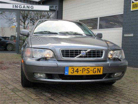 Volvo V40 - 2.0 Europa NETTE WAGEN LEER/PDC - 1