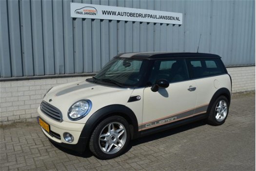 Mini Mini Clubman - 1.6 Cooper Chili | Climate Control | Xenon | Panorama OOK ZONDAG 19 JANUARI OPEN - 1