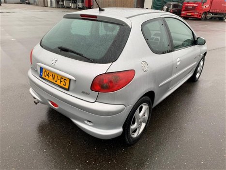 Peugeot 206 - 1.6-16V Quiksilver Airco - 1