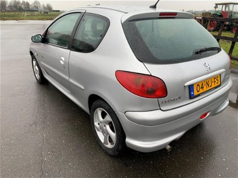 Peugeot 206 - 1.6-16V Quiksilver Airco - 1