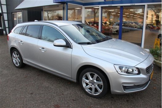 Volvo V60 - 1.6 D2 R-Design - 1