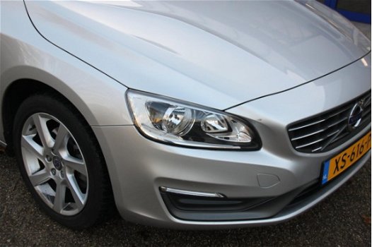 Volvo V60 - 1.6 D2 R-Design - 1