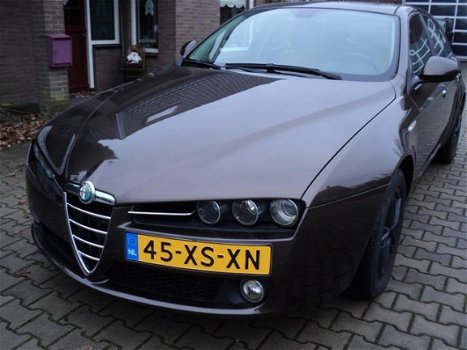 Alfa Romeo 159 Sportwagon - 1.9 JTS Distinctive LEER, AIRCO, CRUISE CONTROL, EL. ZONNEDAK - 1