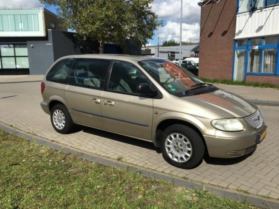 chrysler grand voyager 8 persoons