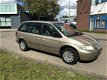 Chrysler Grand Voyager - 2.4i SE 8 PERSOONS AUTOAIRCOELECKTRISH RAM& SPIEGELRIJDT GOEDNETTE AUTO - 1 - Thumbnail