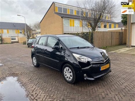 Toyota Verso S - 1.3 VVT-i Aspiration AUTOMAAT / 84.000 NAP / Navigatie / Mooie en nette auto - 1