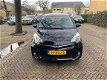 Toyota Verso S - 1.3 VVT-i Aspiration AUTOMAAT / 84.000 NAP / Navigatie / Mooie en nette auto - 1 - Thumbnail