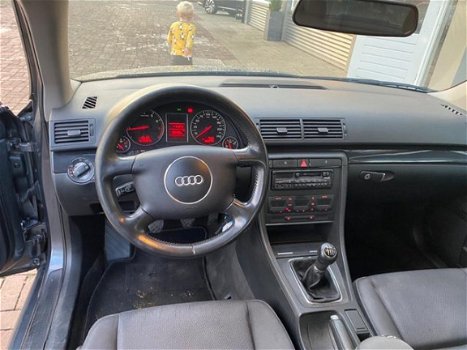 Audi A4 - 2.0 airco, radio cassette, elektrische ramen, lichtmetaal - 1