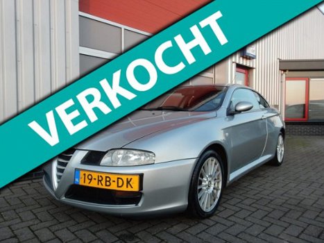 Alfa Romeo GT - 1.9 JTD Distinctive leder/bose/lmv apk 7-2020 - 1