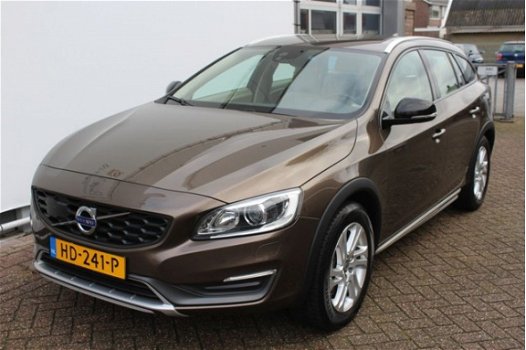 Volvo V60 Cross Country - 2.0 D3 LEER TR.HAAK XENON Business - 1