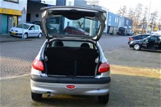 Peugeot 206 - 1.4 Gentry MET NIEUW DIST RIEM, CLIMA & JAAR APK