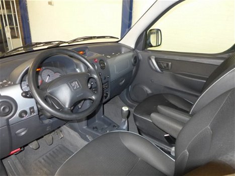 Peugeot Partner - 1.6 16V XT COMBI, airco, trekhaak - 1