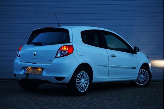 Renault Clio - 1.5 dCi Collection 1e EIG*Nieuwstaat*Cruise*Airco*Elektr. Ramen*Etc - 1