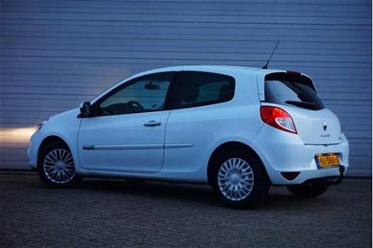 Renault Clio - 1.5 dCi Collection 1e EIG*Nieuwstaat*Cruise*Airco*Elektr. Ramen*Etc - 1