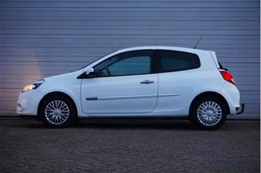 Renault Clio - 1.5 dCi Collection 1e EIG*Nieuwstaat*Cruise*Airco*Elektr. Ramen*Etc - 1