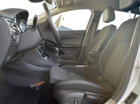 Opel Astra - 1.4 Innovation 150 pk Navigatie / Parkeersensoren / AGR comfortstoelen / Trekhaak / Dod - 1