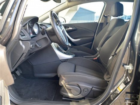 Opel Astra Sports Tourer - 1.4 Turbo Cosmo 120 pk Navigatie / AGR comfortstoelen / Parkeersensoren / - 1