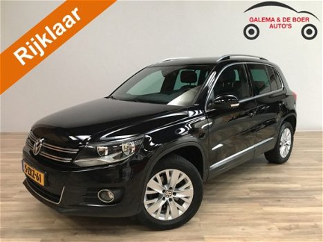 Volkswagen Tiguan - 2.0 TDI Sport&Style GROOT NAVI / STOELVERW / WEGKLAPBARE TREKHAAK / CLIMA / PARK - 1