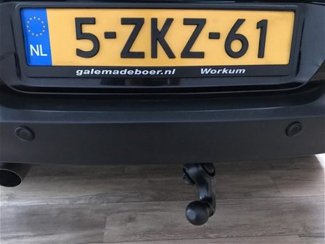 Volkswagen Tiguan - 2.0 TDI Sport&Style GROOT NAVI / STOELVERW / WEGKLAPBARE TREKHAAK / CLIMA / PARK - 1