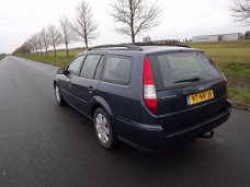 Ford Mondeo Wagon - 1.8-16V First Edition