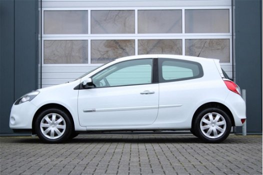 Renault Clio - 1.5 dCi Collection Airco/Cruise/Stuurbekrachtiging/Elek.Ramen/C.V./APK:8-12-2020 - 1