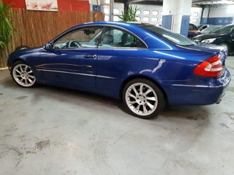 Mercedes-Benz CLK-klasse Coupé - 240 Elegance Aut// Leer// Top staat// 18' Velgen// Apk// - 1