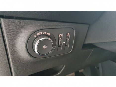 Opel Corsa - 1.4 16v Automaat Navi Park.sensoren - 1