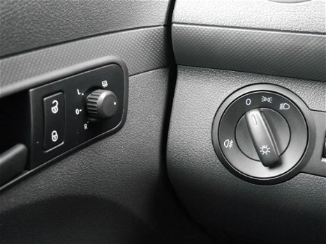 Volkswagen Caddy Maxi - 1.6 TDI | Houtenvloer met betimmering | Op afstand bedienbare vergrendeling - 1