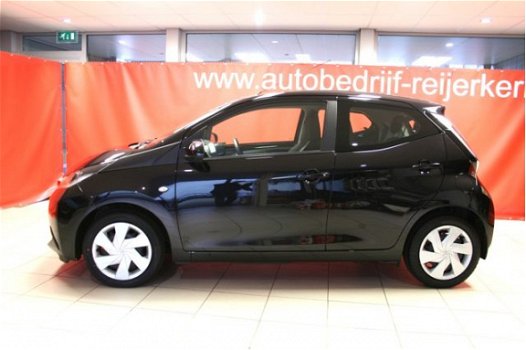 Toyota Aygo - 1.0 VVT-i x-play, Airco, A. Camera - 1