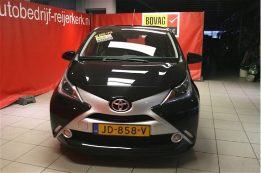 Toyota Aygo - 1.0 VVT-i x-play, Airco, A. Camera - 1