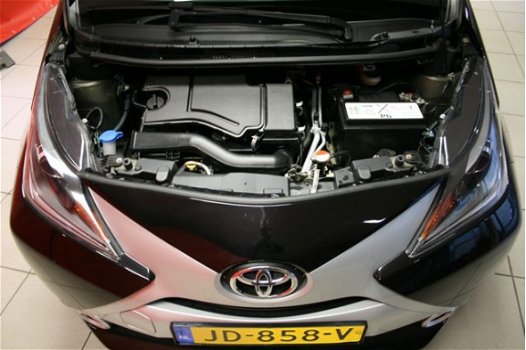 Toyota Aygo - 1.0 VVT-i x-play, Airco, A. Camera - 1