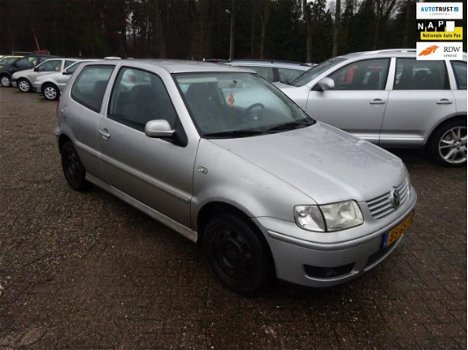 Volkswagen Polo - 1.4-16V Comfortline *apk:12-2020* stuurbekrachtiging - 1