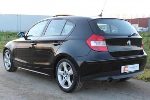 BMW 1-serie - 118i AUTOMAAT / NAVI / DAKRAAM / LMV / PDC / DEALER /VOL - 1