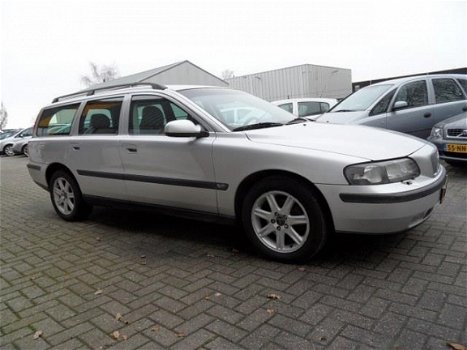 Volvo V70 - 2.4 D5 Comfort Line NETTE AUTO - 1