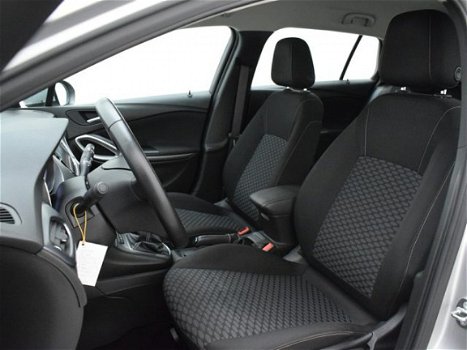 Opel Astra - 1.6 CDTI 110pk Business+ | Navi 900 Intellilink | PDC | Regen- en lichtsensor - 1