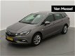 Opel Astra - 1.4T 150pk Innovation | Navigatie | Trekhaak | Parkeersensoren v+a - 1 - Thumbnail