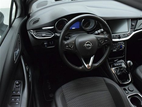 Opel Astra - 1.4T 150pk Innovation | Navigatie | Trekhaak | Parkeersensoren v+a - 1