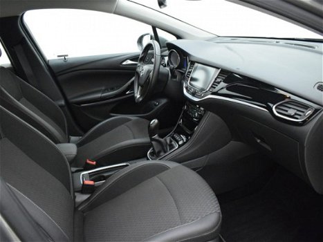 Opel Astra - 1.4T 150pk Innovation | Navigatie | Trekhaak | Parkeersensoren v+a - 1