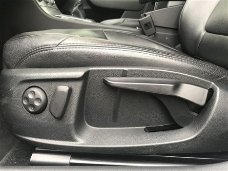 Volkswagen Passat - 1.6 TDI Comfort Executive Line BlueMotion | Leer | Navi | Pdc | Ecc | Cruise | - 1