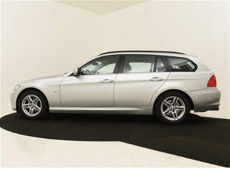 BMW 3-serie Touring - 318i Business Line | Navigatie | Climate Control | Xenon - 1