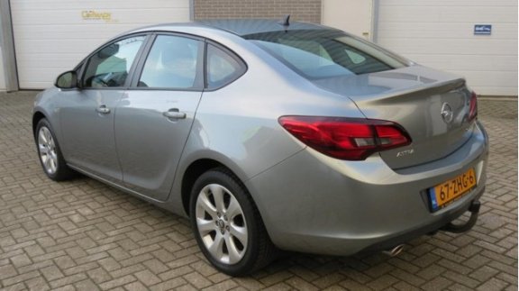 Opel Astra - 1.4 Turbo Business+ - 1