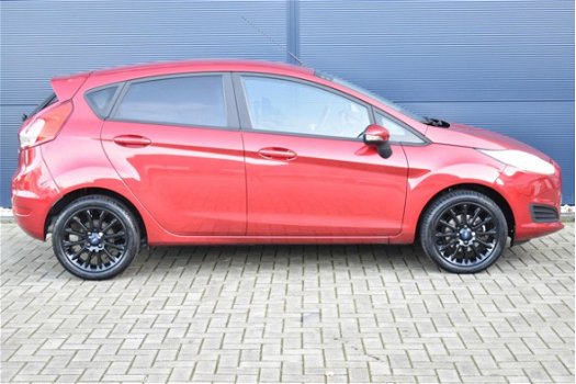 Ford Fiesta - 1.0 80pk STYLE AIRCO/NAVI/LM-VELGEN - 1