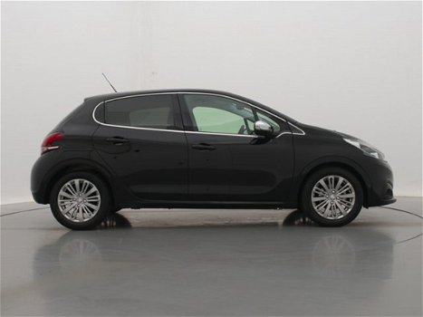 Peugeot 208 - 1.2 82pk Allure | Navigatie | Parkeersensoren | Lm velgen | Climate control | - 1