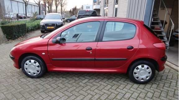 Peugeot 206 - 1.4 XR 2DE EIGENAAR/5DRS/AIRCO/APK 08-'20/NAP - 1