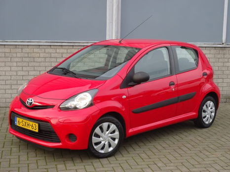 Toyota Aygo - 1.0 VVT-i Now 1e eigen - dealeronderh - Airco - afstandbed - 1