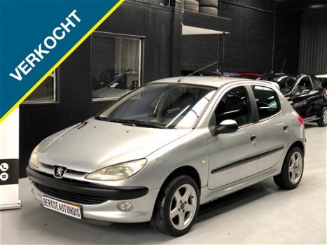 Peugeot 206 - 1.6 16V Gentry Prem. Airco Boordcomputer Leer - 1