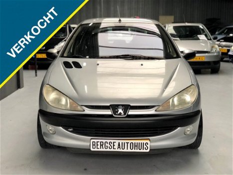 Peugeot 206 - 1.6 16V Gentry Prem. Airco Boordcomputer Leer - 1