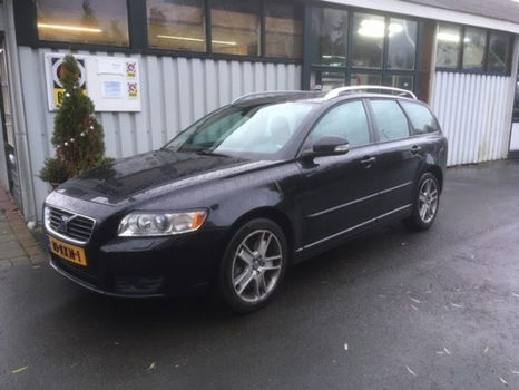 Volvo V50 - 2.5 T5 GEARTRONIC Momentum - 1